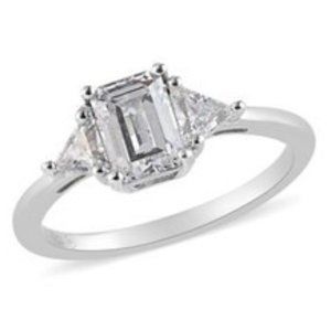 NWOT - DAZZLING CZ Ring Woman's Size 8